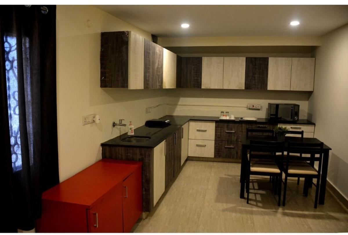 The Butterfly Luxury Serviced Apartments 비사카파트남 외부 사진