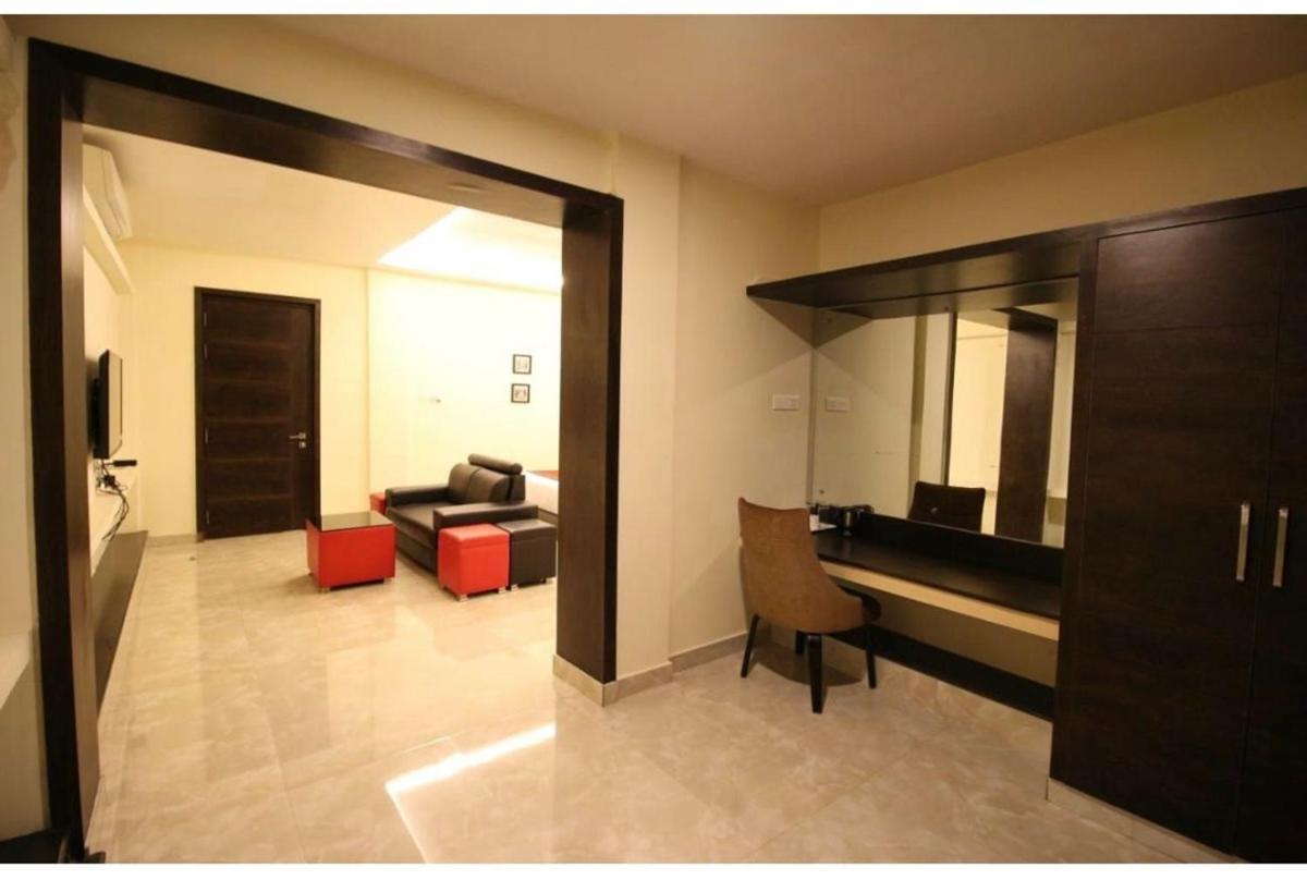 The Butterfly Luxury Serviced Apartments 비사카파트남 외부 사진