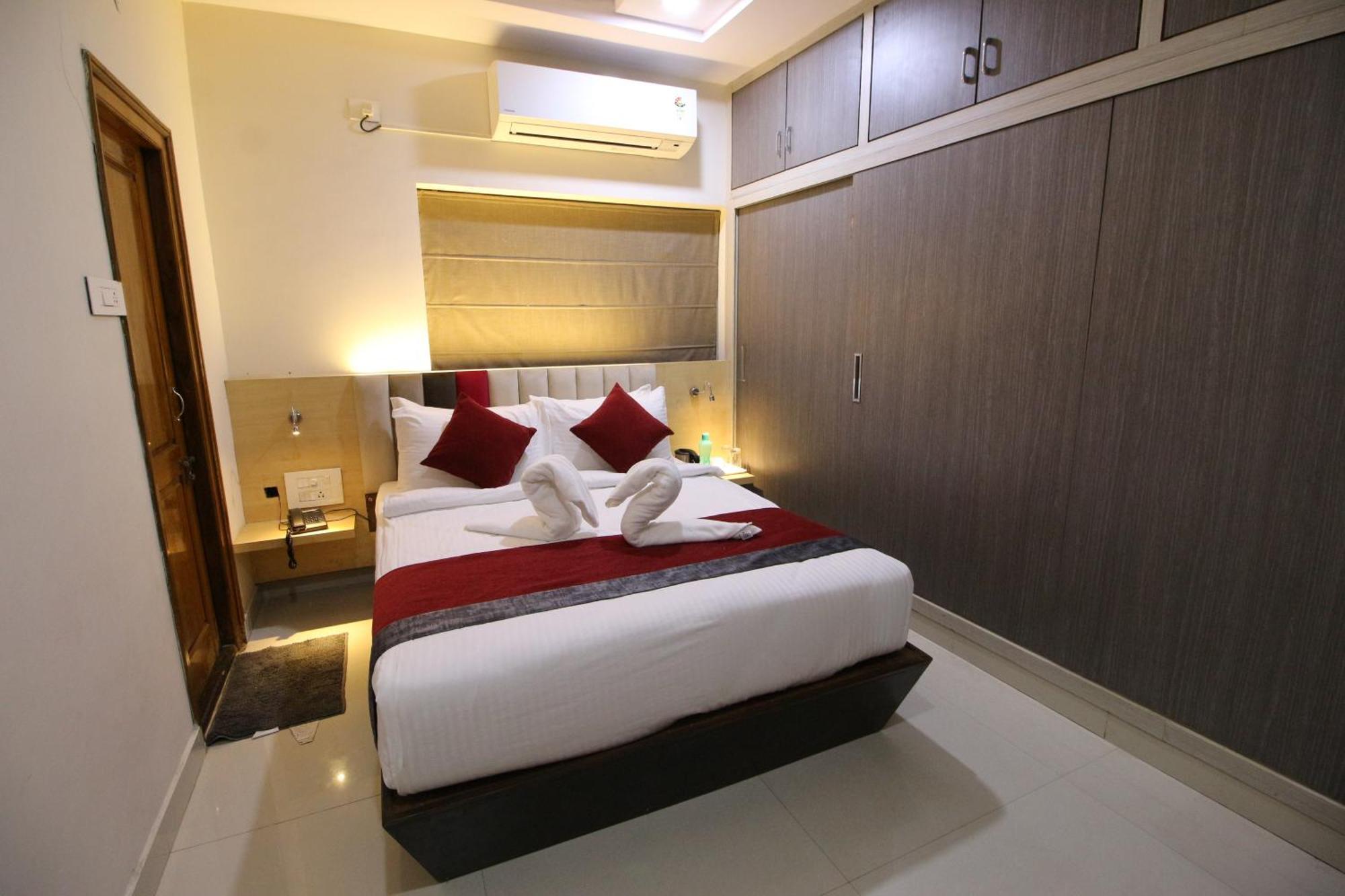 The Butterfly Luxury Serviced Apartments 비사카파트남 외부 사진