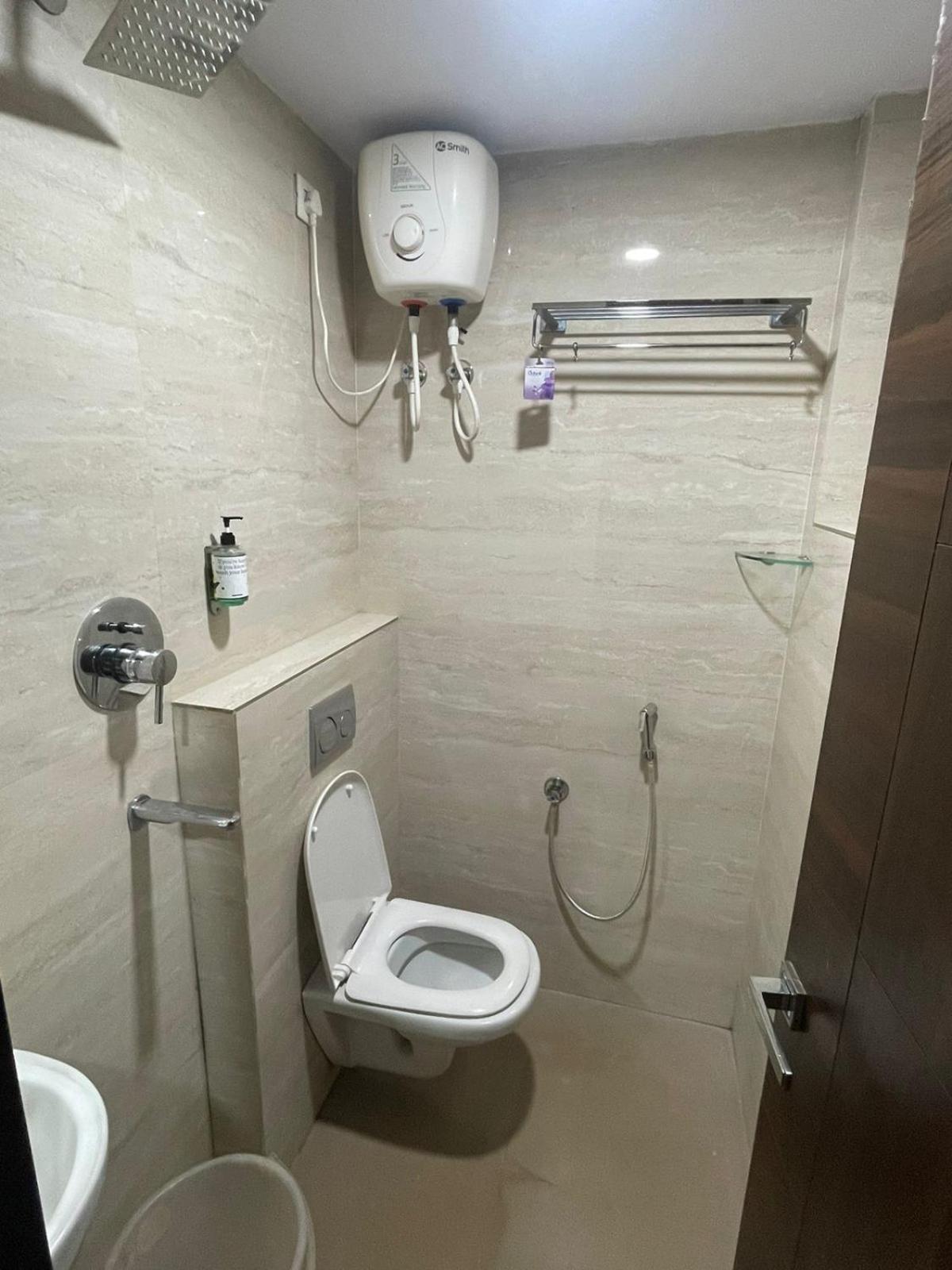 The Butterfly Luxury Serviced Apartments 비사카파트남 외부 사진