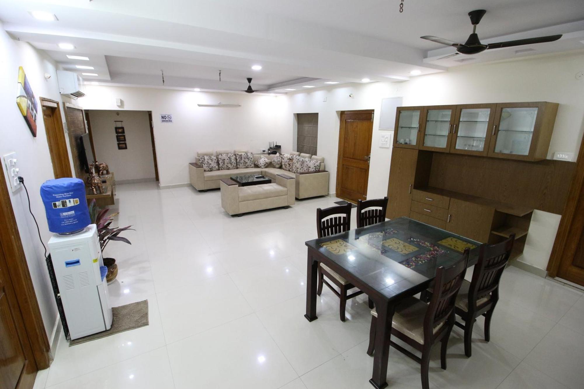 The Butterfly Luxury Serviced Apartments 비사카파트남 외부 사진
